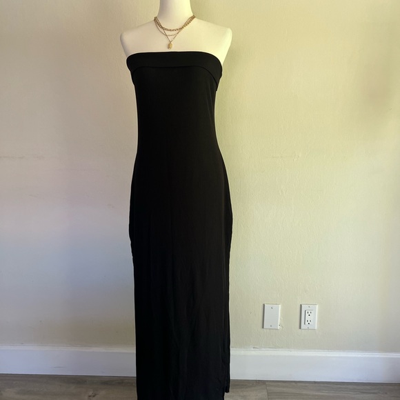 Black Strapless Ribbed Dress - Picture 2 of 3